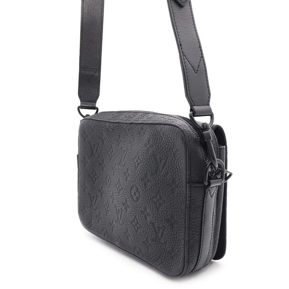 LOUIS VUITTON Steamer Wearable Taurillon Leather Shoulder  Louis Vuitton Shoulder Bag Taurillon Leather Steamer Messenger Black